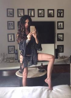 Nina Moric feet photo 16