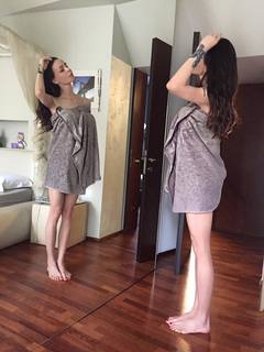 Nina Moric feet photo 17