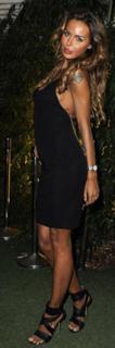 Nina Moric feet photo 11