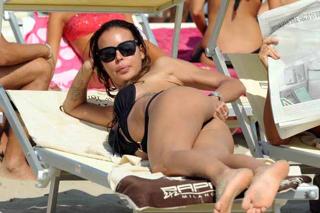 Nina Moric feet photo 9