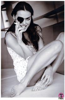 Nina Moric feet photo 3