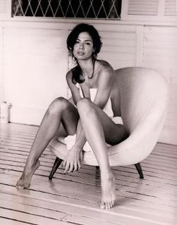 Nina Moric feet photo 15