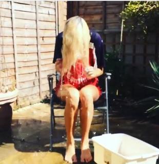 Nina Nesbitt feet photo 3