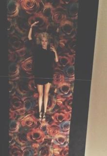 Nina Nesbitt feet photo 10