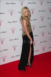 Nina Nesbitt feet photo 7