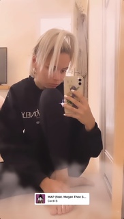 Nina Nesbitt feet photo 18