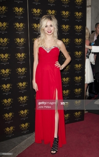 Nina Nesbitt feet photo 9