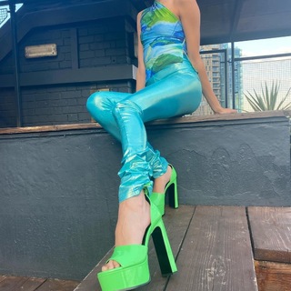 Nina Nesbitt feet photo 16