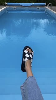 Nina Nesbitt feet photo 13