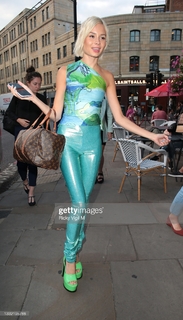 Nina Nesbitt feet photo 5