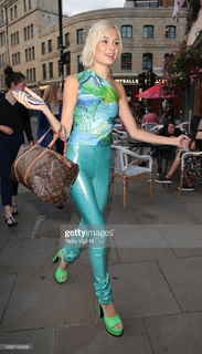Nina Nesbitt feet photo 4