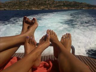 Nina Senicar feet photo thumbnail