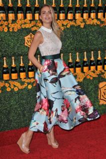 Nina Senicar feet photo thumbnail