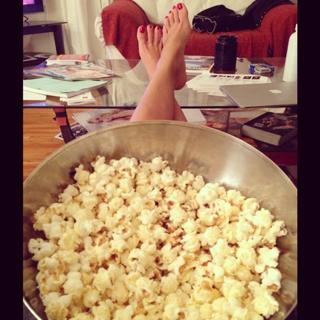 Nina Senicar feet photo thumbnail