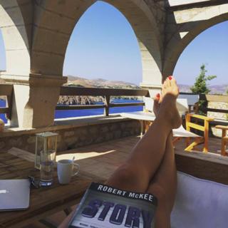 Nina Senicar feet photo thumbnail