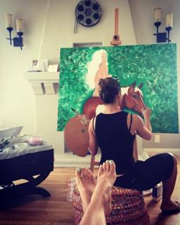 Nina Senicar feet photo thumbnail