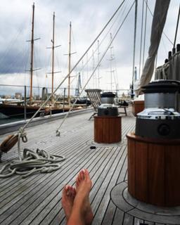 Nina Senicar feet photo thumbnail