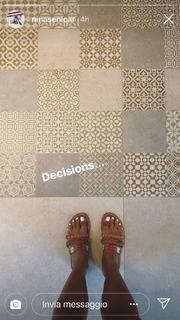 Nina Senicar feet photo thumbnail