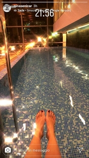 Nina Senicar feet photo thumbnail