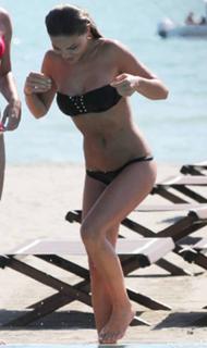 Nina Senicar feet photo thumbnail