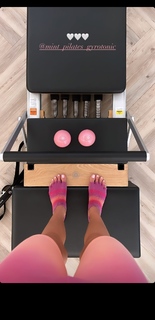 Nina Senicar feet photo thumbnail