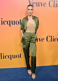 Nina Senicar feet photo thumbnail