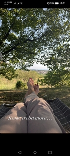 Nina Senicar feet photo thumbnail