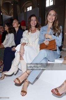 Nina Senicar feet photo thumbnail