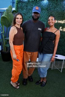 Nina Senicar feet photo thumbnail