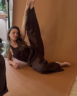 Nina Senicar feet photo thumbnail