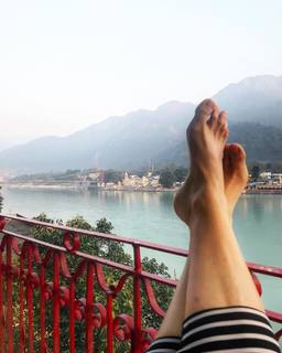 Nina Siemaszko feet photo 17