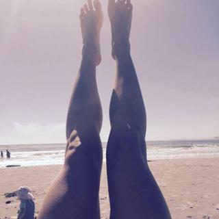 Nina V. Heinemann feet photo thumbnail
