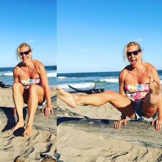 Nina V. Heinemann feet photo thumbnail