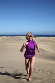 Nina V. Heinemann feet photo thumbnail