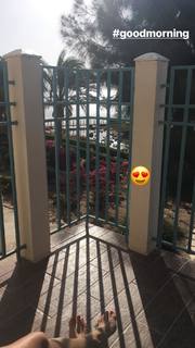 Nina V. Heinemann feet photo thumbnail