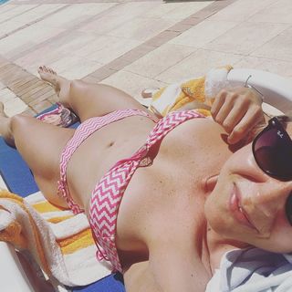 Nina V. Heinemann feet photo thumbnail
