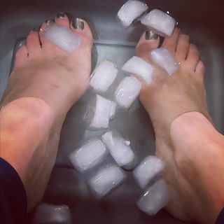 Nina Wadia feet photo 2