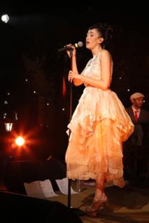 Nina Zilli feet photo 8