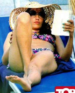 Nina Zilli feet photo 5