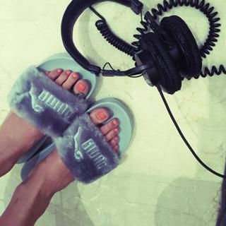 Nina Zilli feet photo 9