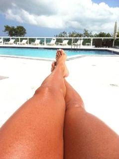Ninel Conde feet photo thumbnail
