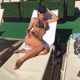 Ninel Conde feet photo thumbnail