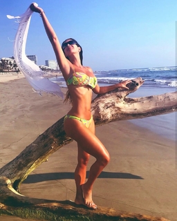 Ninel Conde feet photo thumbnail