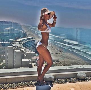 Ninel Conde feet photo thumbnail