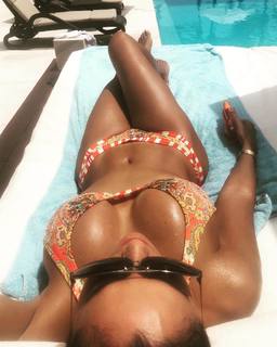 Ninel Conde feet photo thumbnail