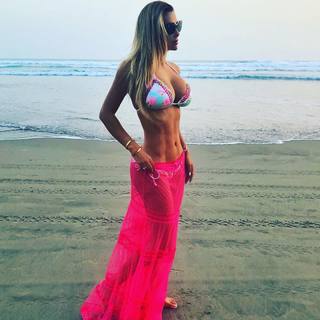 Ninel Conde feet photo thumbnail