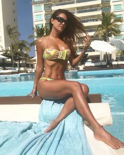 Ninel Conde feet photo thumbnail