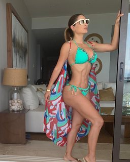 Ninel Conde feet photo thumbnail