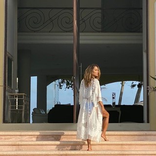 Ninel Conde feet photo thumbnail