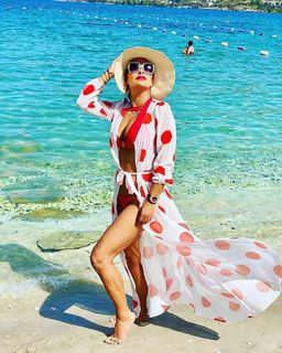 Ninel Conde feet photo thumbnail